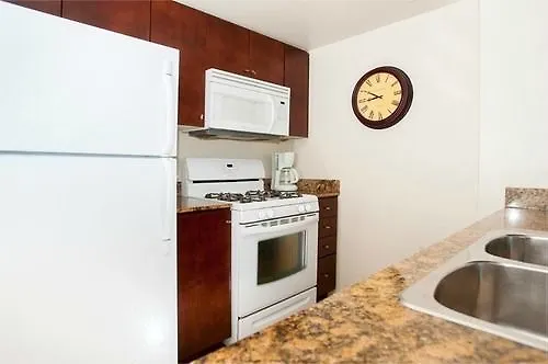 E.S.I Furnished Suites At Harbourview Toronto Apartmán
